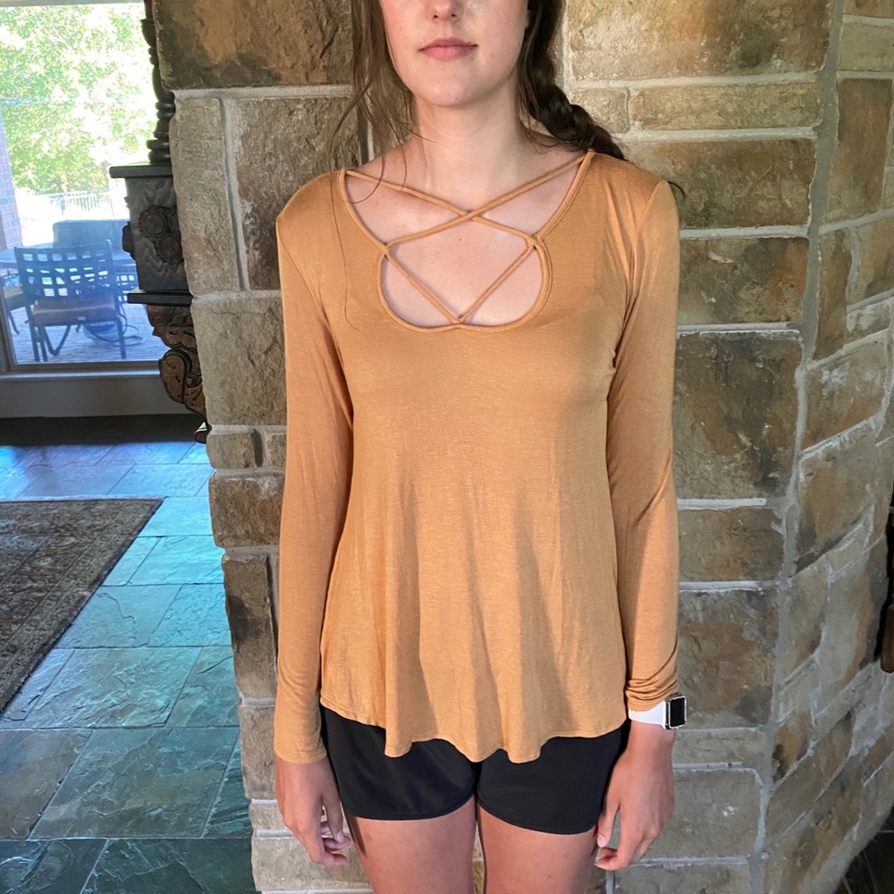 Mustard crisscross top